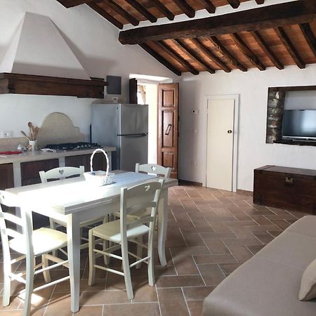 Le Dame Del Borgo Apartamento Sassetta Exterior foto