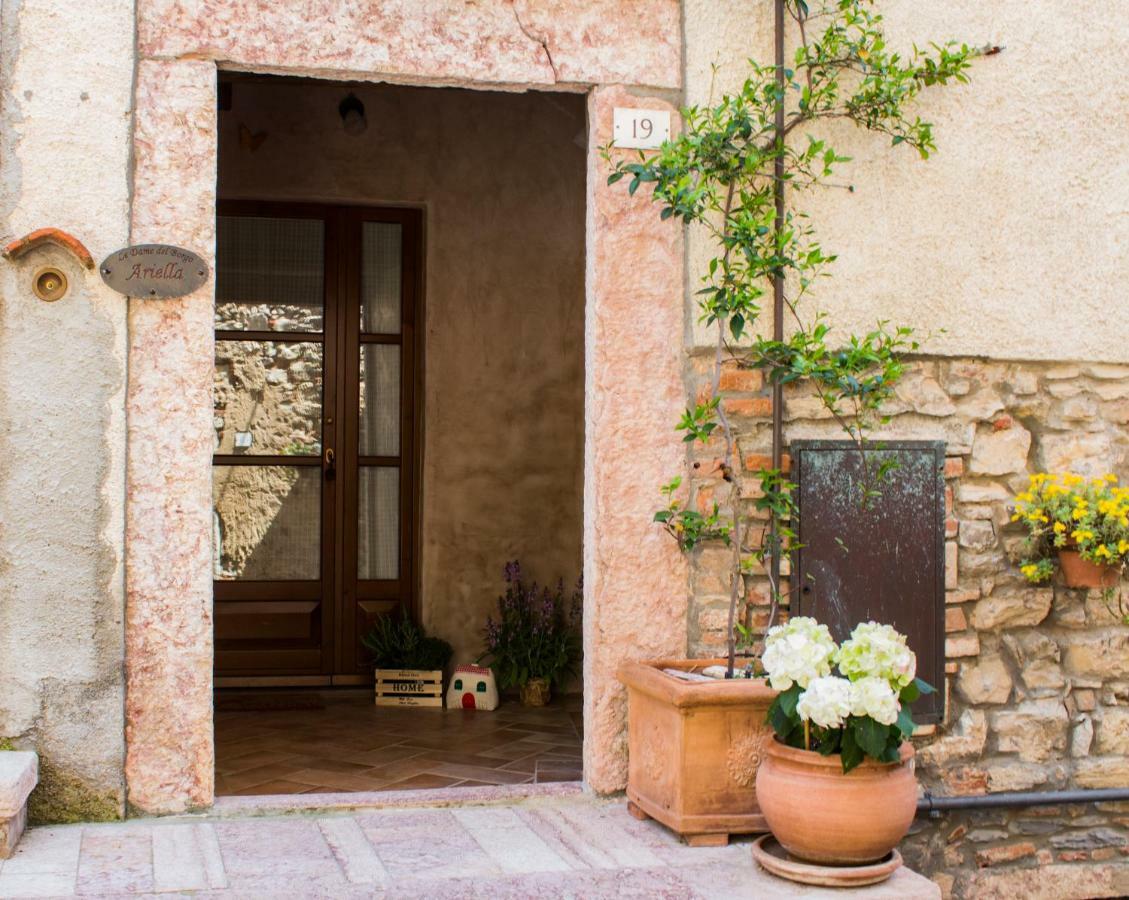 Le Dame Del Borgo Apartamento Sassetta Exterior foto