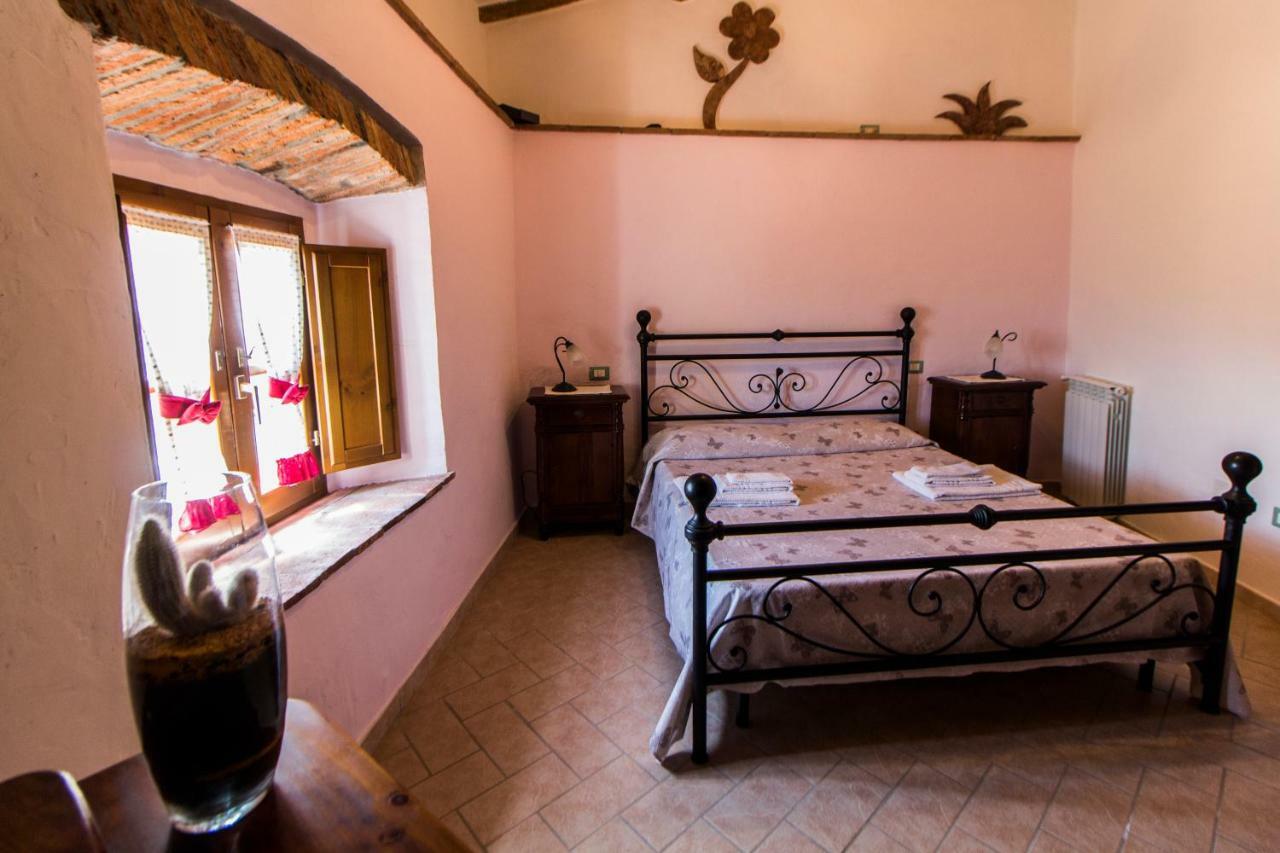 Le Dame Del Borgo Apartamento Sassetta Exterior foto