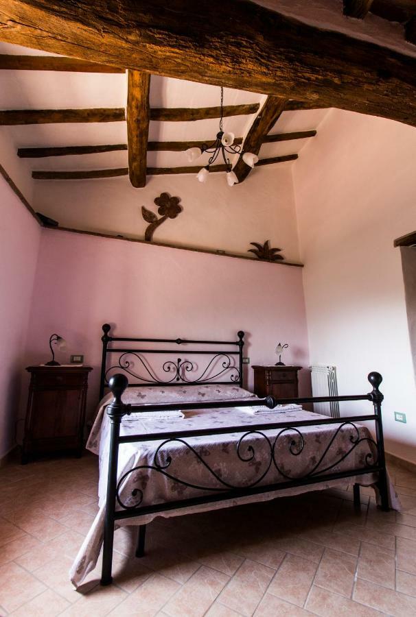 Le Dame Del Borgo Apartamento Sassetta Exterior foto