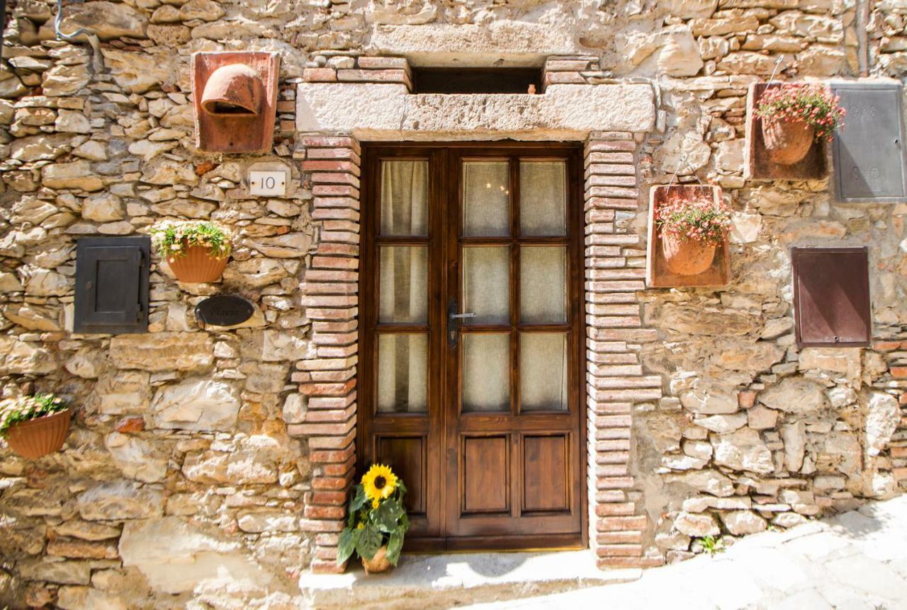 Le Dame Del Borgo Apartamento Sassetta Exterior foto