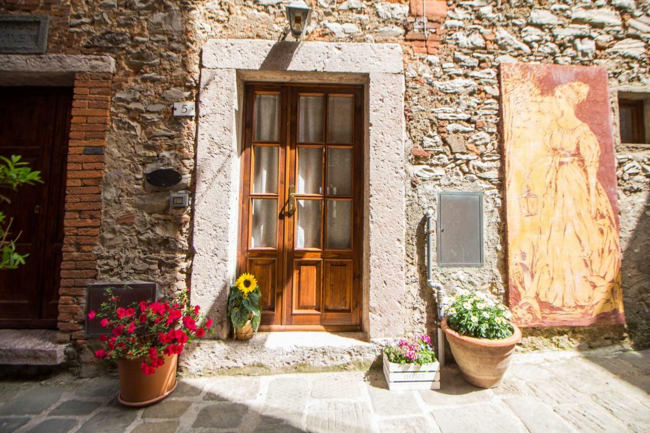 Le Dame Del Borgo Apartamento Sassetta Exterior foto