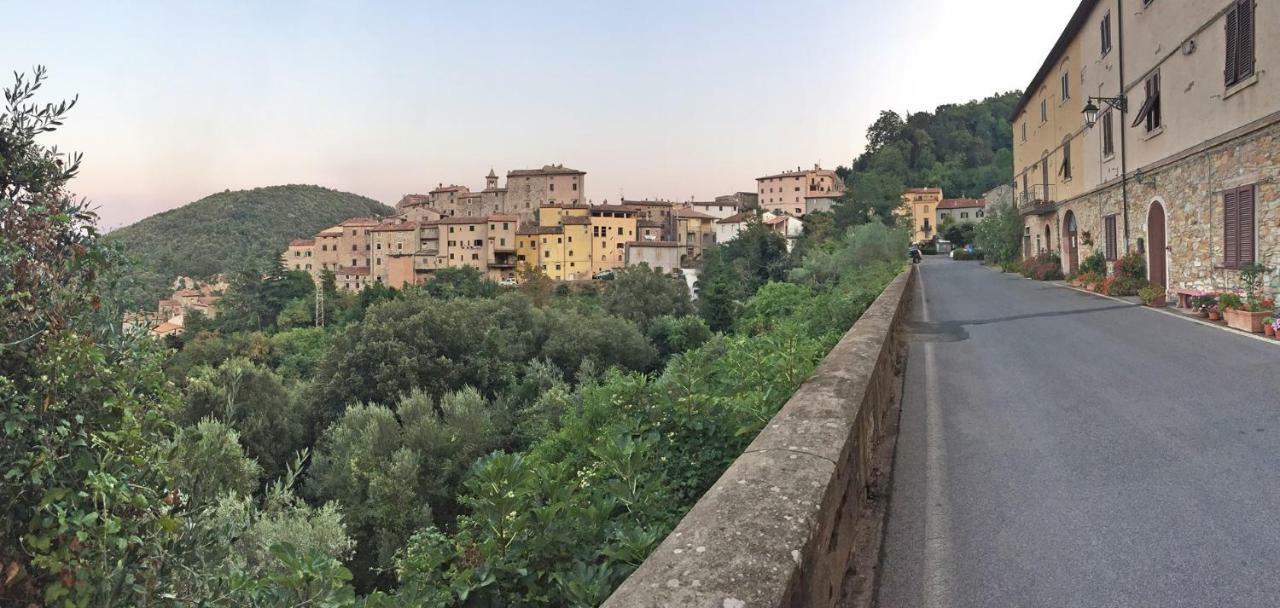 Le Dame Del Borgo Apartamento Sassetta Exterior foto